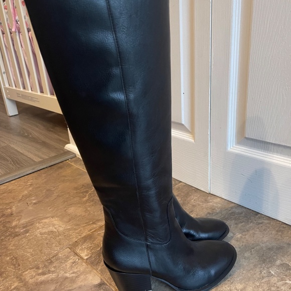 Calvin Klein Boots - Picture 5 of 10